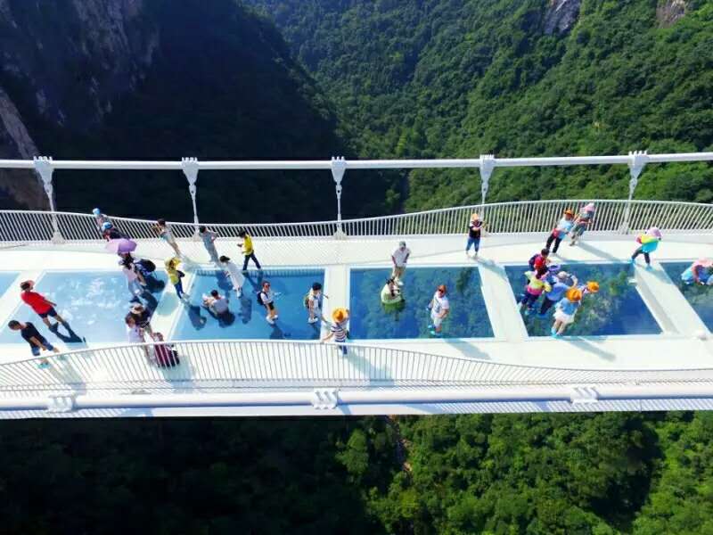 E2線：黃龍洞、袁家界、天子山、大峽谷玻璃橋、天門仙山、夯吾苗寨、鳳凰古城湘西“精簡之旅”品質(zhì)純玩4晚5日游