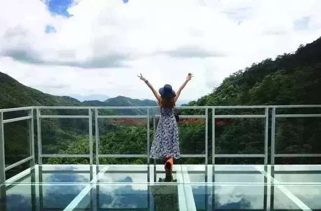 國際和平城—芷江、懷化大峽谷負(fù)離子洗肺體驗(yàn)二日游